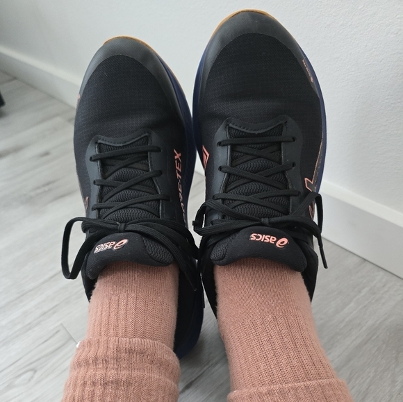 Asics | Gel-Pulse 14 'Black Shocking Orange' Gore-Tex running sneakers | WMS 7.5 - Picture 4 of 14